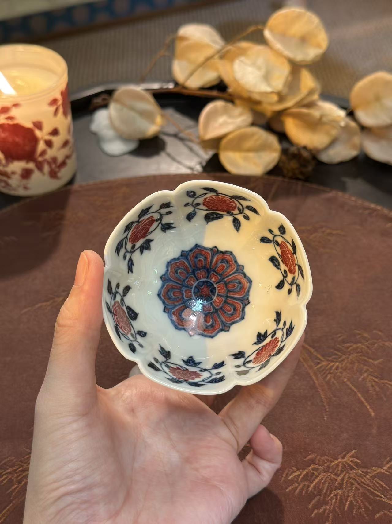 勤义堂 青花釉里红缠枝牡丹异型杯