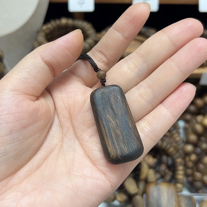 情***书沉香沉香精油高油小牌 4.4 打孔