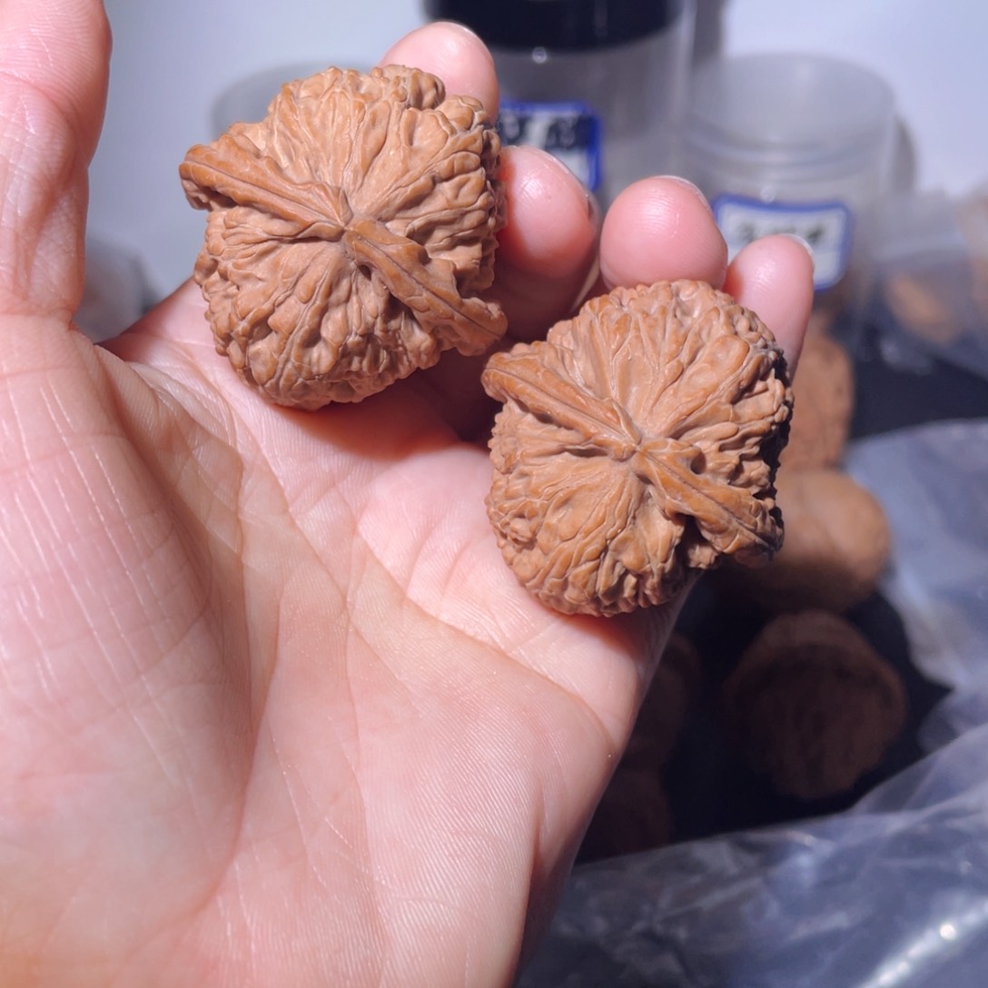 吊坠桃核38尺球白，