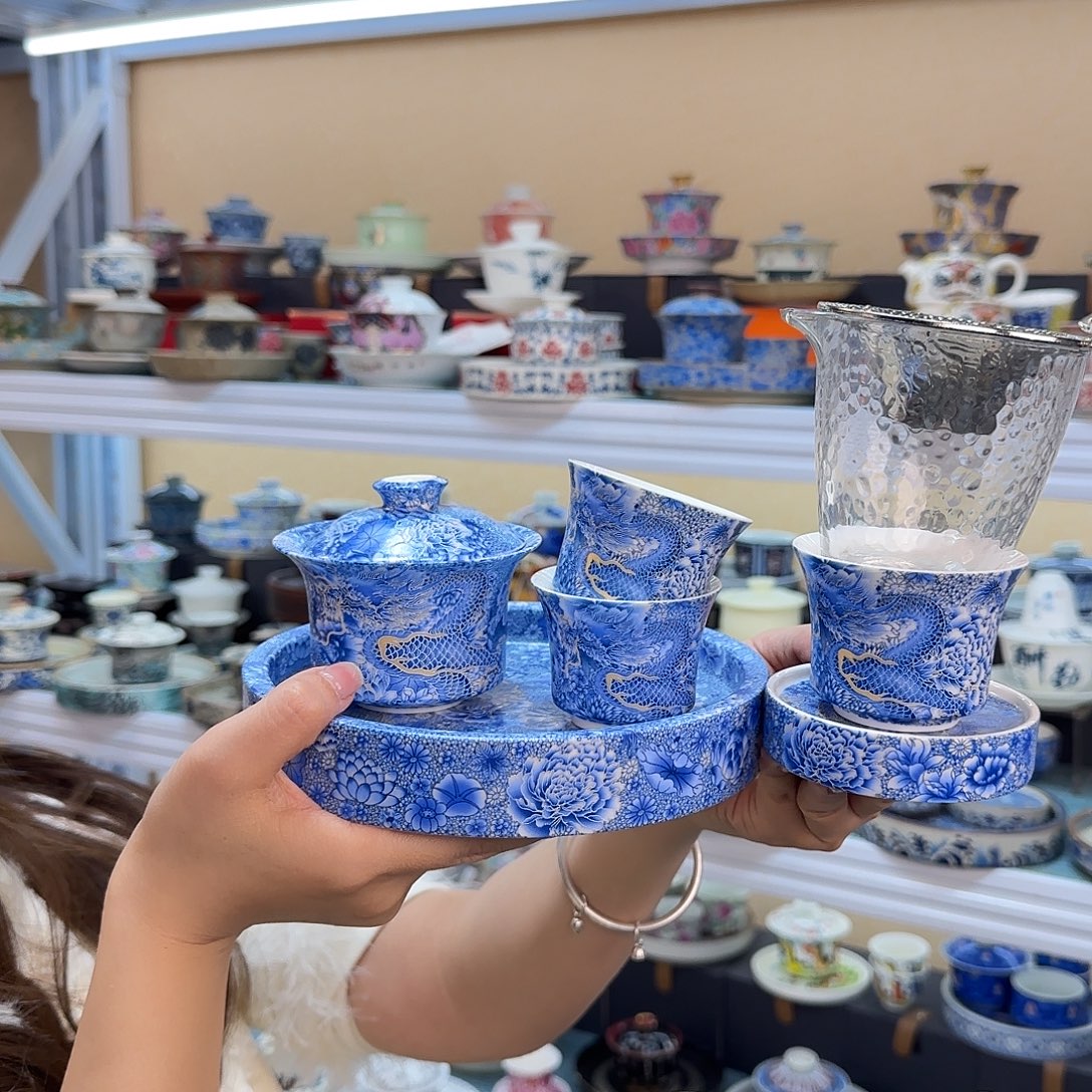 盖碗里的水煮熟了