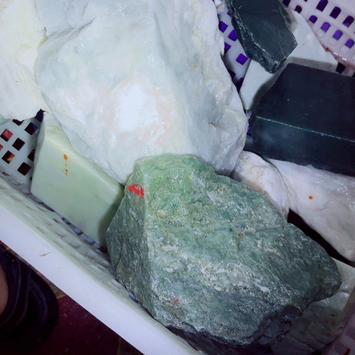 玉***神和田玉未镶嵌珠宝奇石