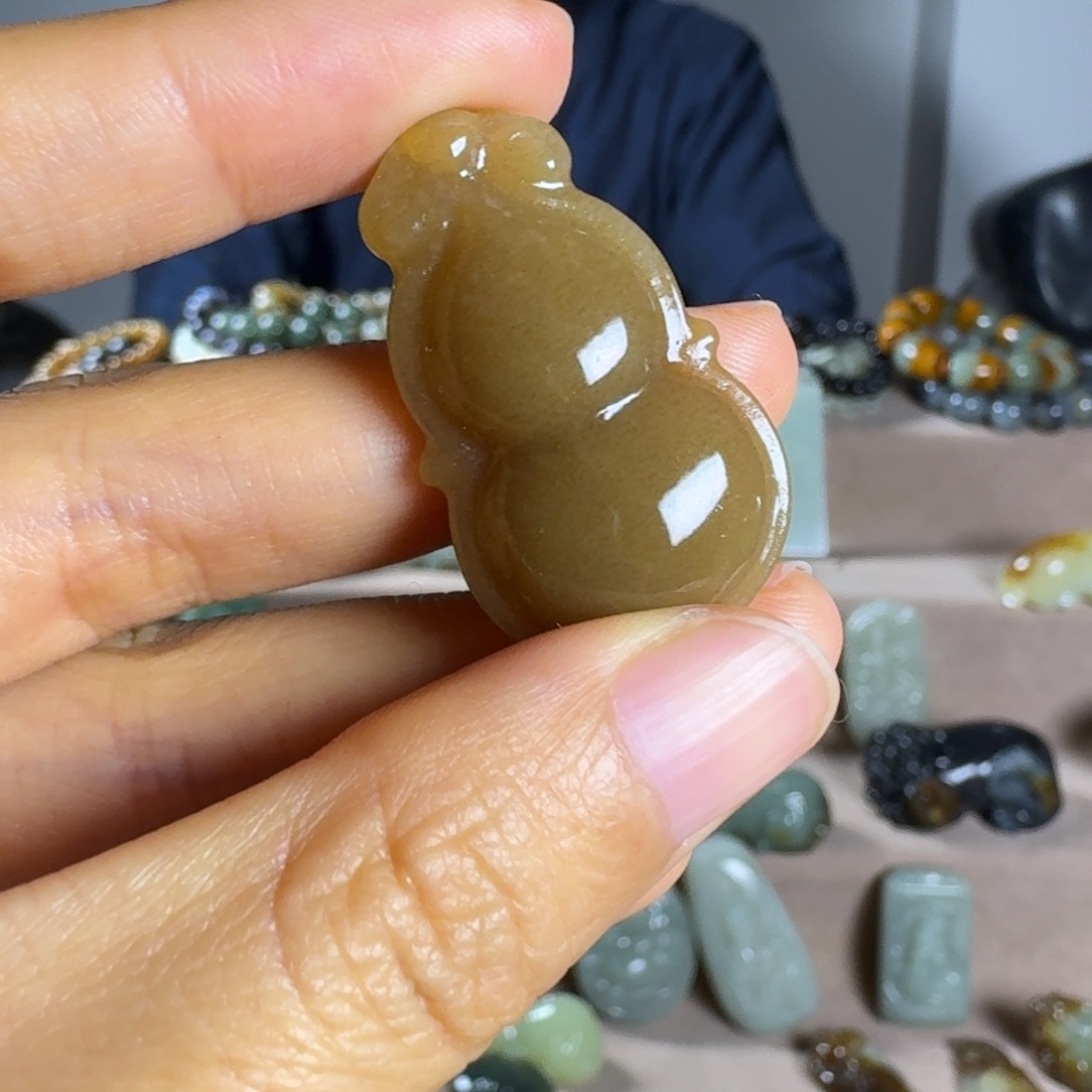 和田玉（糖玉）颈饰未镶嵌