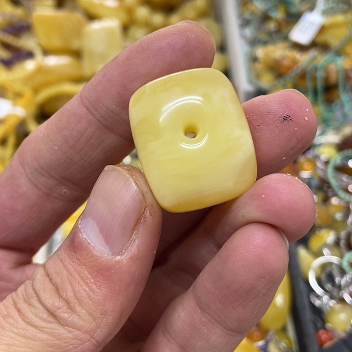 未镶嵌蜜蜡裸石吊坠