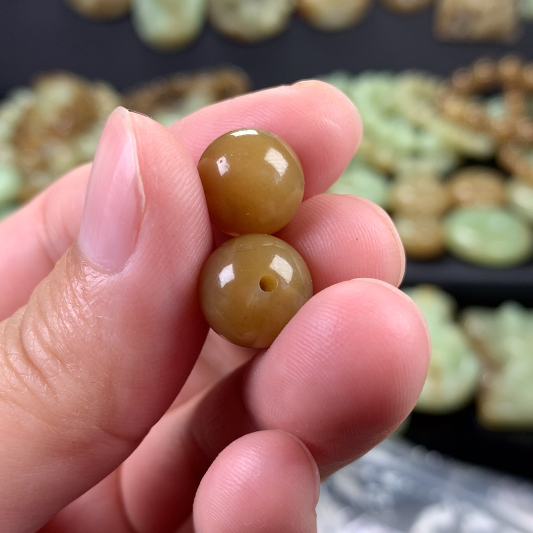 一***道和田玉未镶嵌颈饰