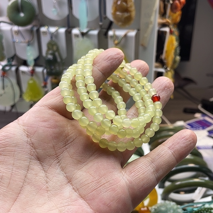 蛇纹石玉未镶嵌颈饰