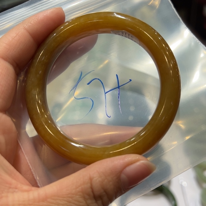 4****和田玉未镶嵌手镯