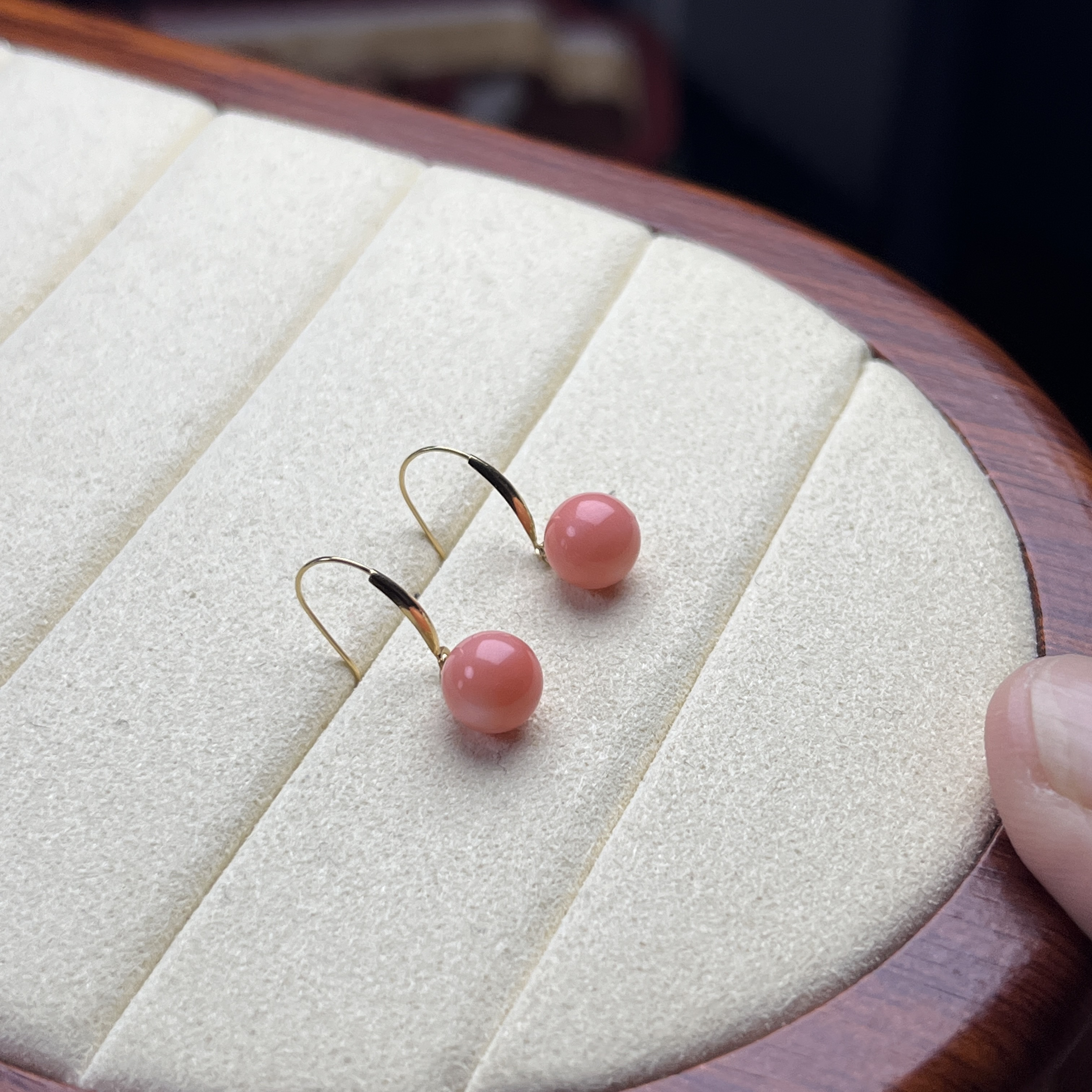 莫莫珊瑚7mm圆珠耳环【国检证书】