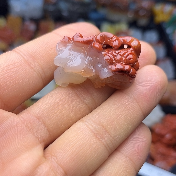 石英质玉（黄龙玉）颈饰未镶嵌