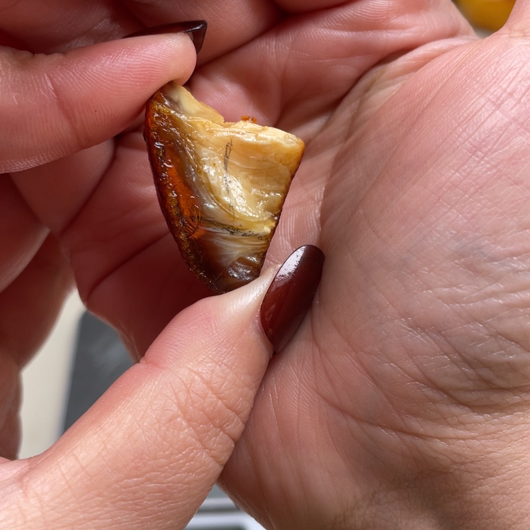 l***k定制琥珀未镶嵌天然蜜蜡原石