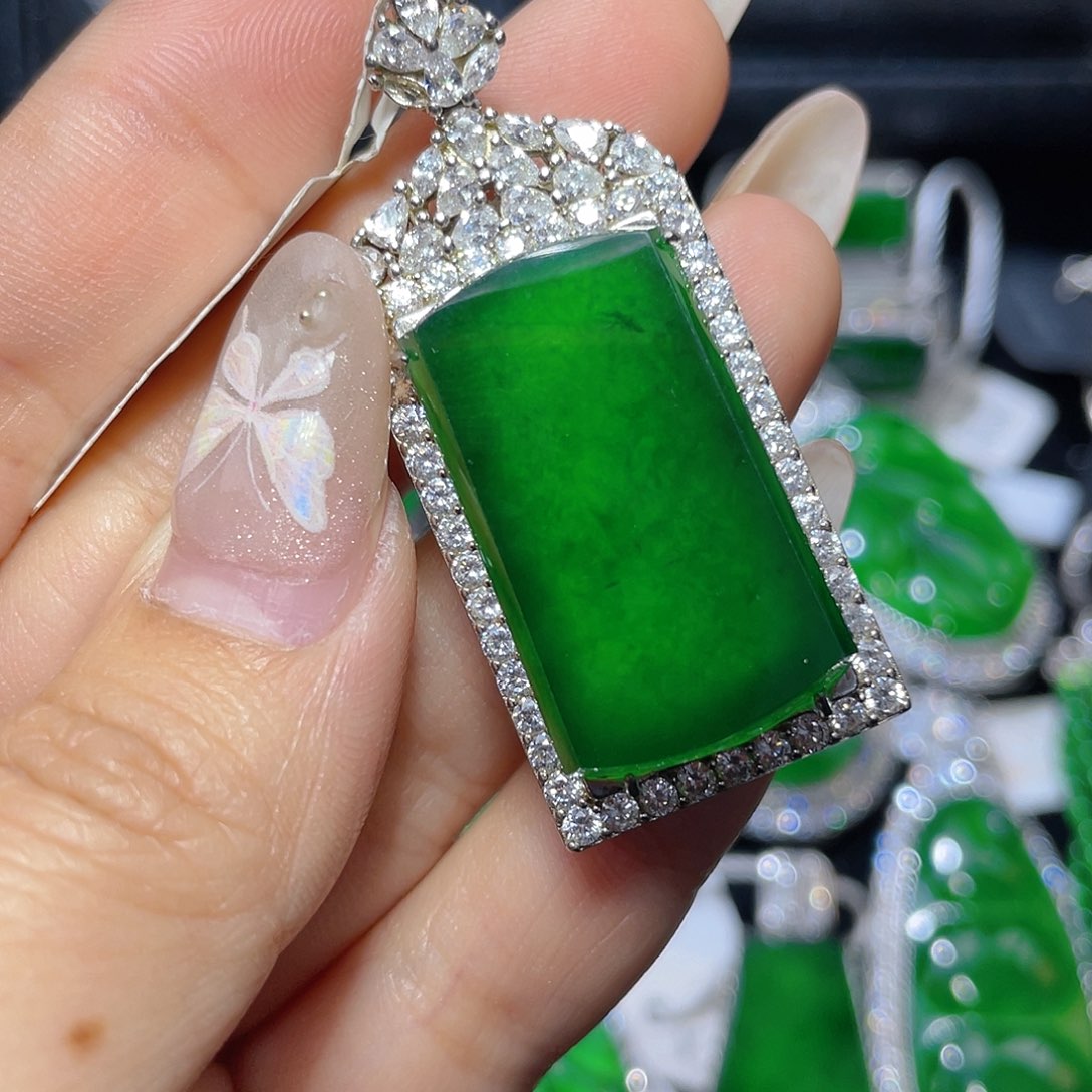 翡翠颈饰银S925镶嵌翡翠