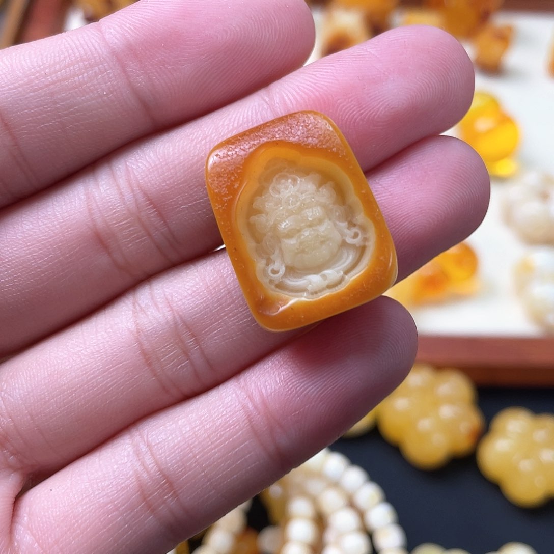 琥珀珠宝奇石未镶嵌