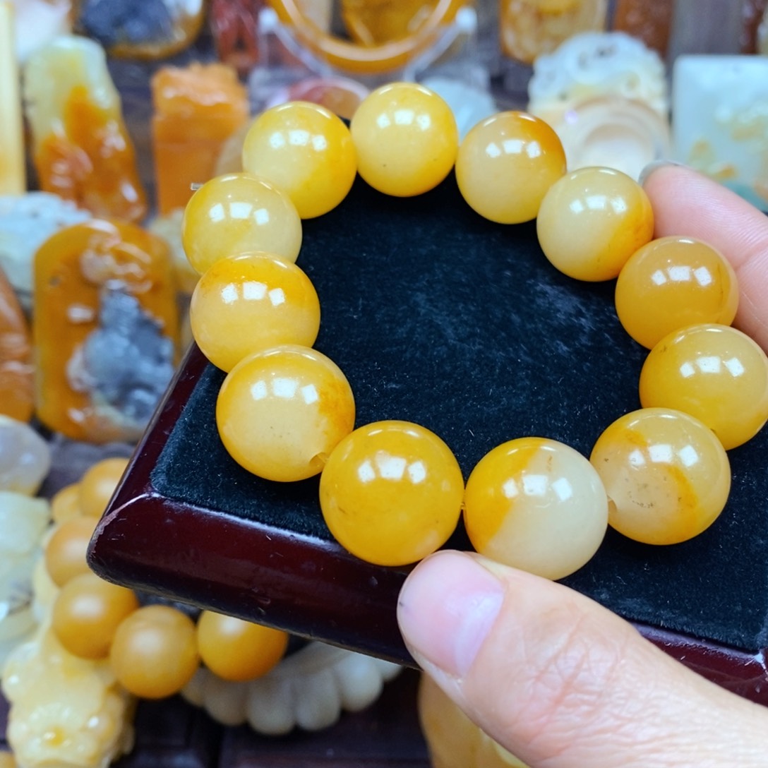石英质玉（黄龙玉）颈饰未镶嵌