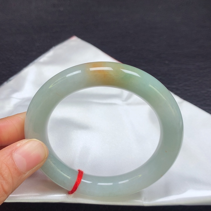 翡翠手镯（圆镯）未镶嵌54圈