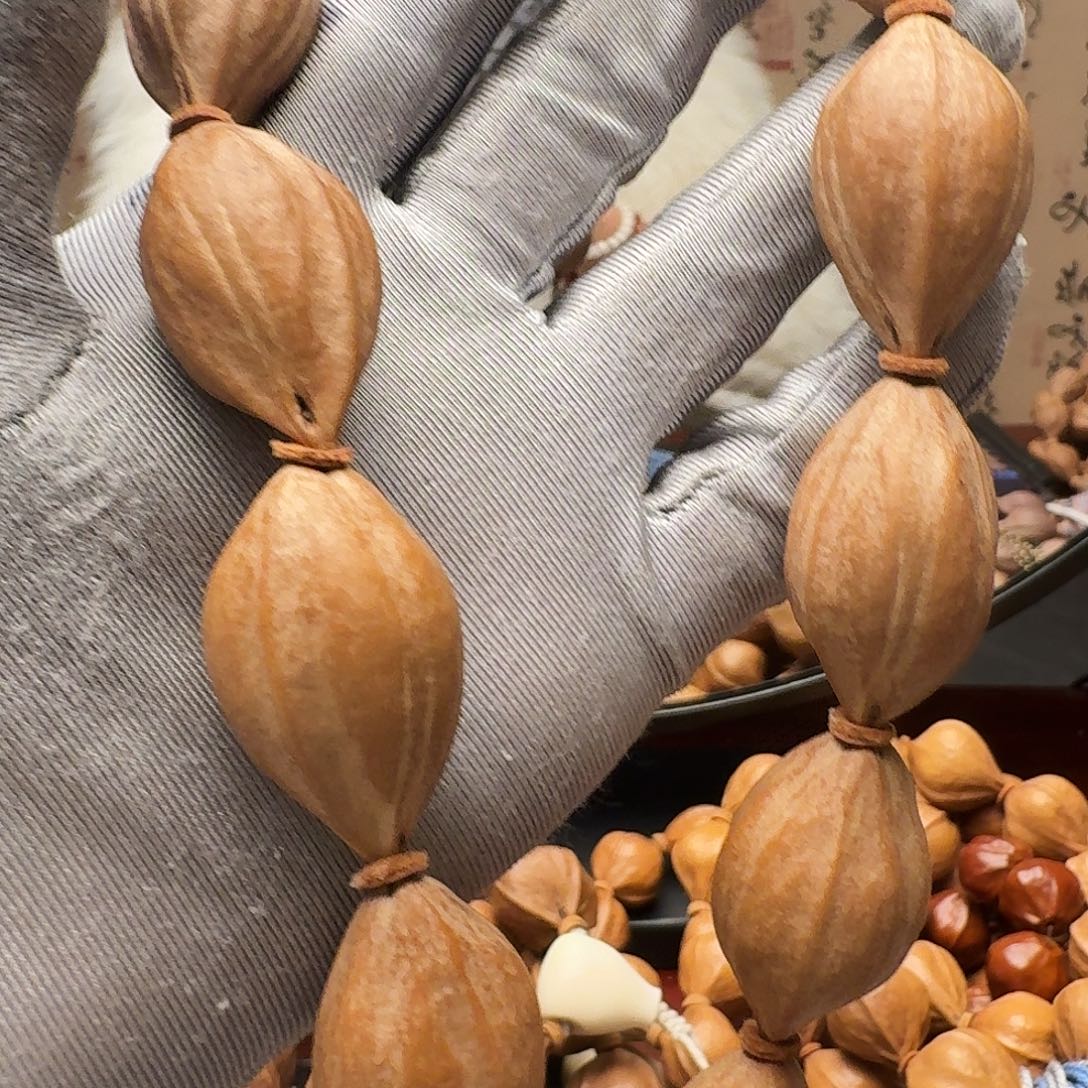 橄榄核手串大手持