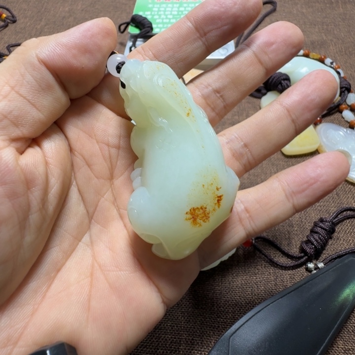 无***为和田玉未镶嵌颈饰
