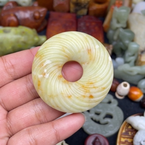 蛇纹石玉未镶嵌颈饰13