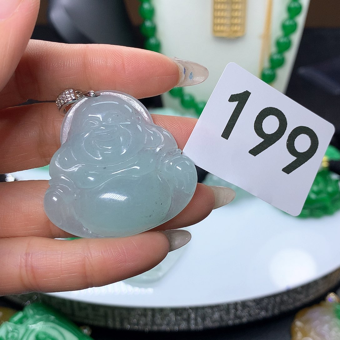 翡翠吊坠(赠链)未镶嵌