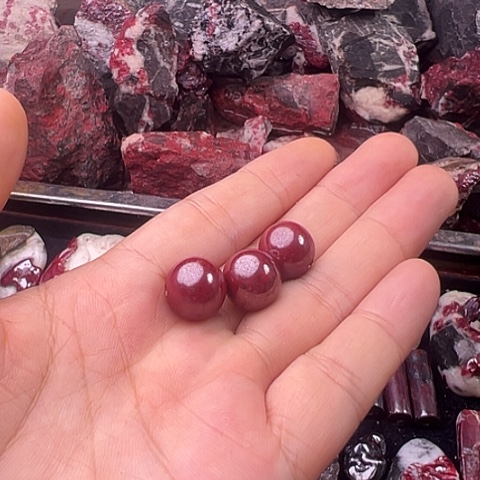 吉****天然辰砂天然原矿朱砂