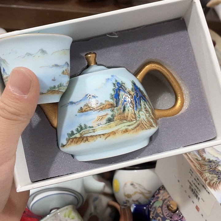 陶瓷茶具全部清清完回家过年