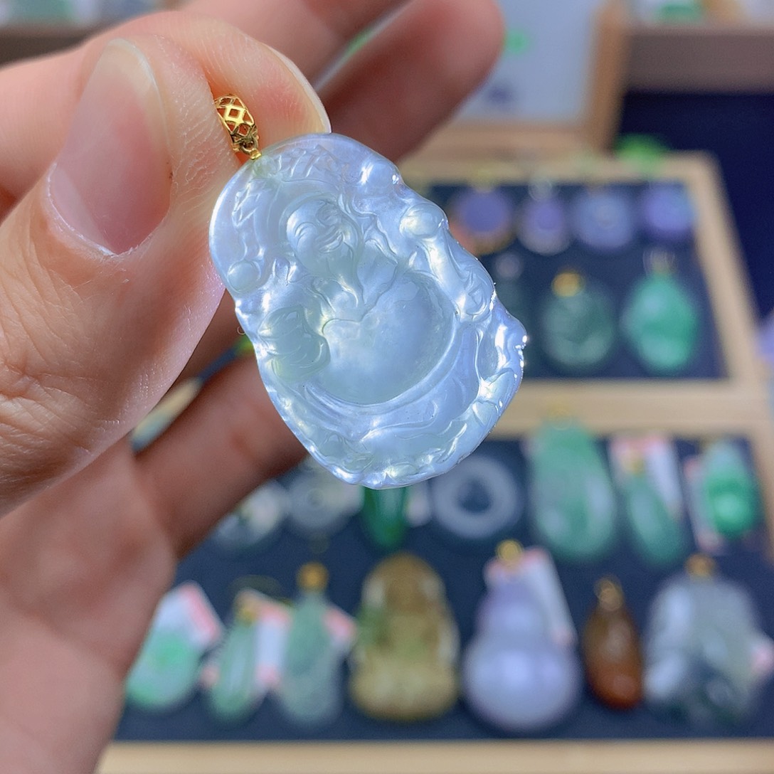 翡翠颈饰18K金镶嵌翡翠