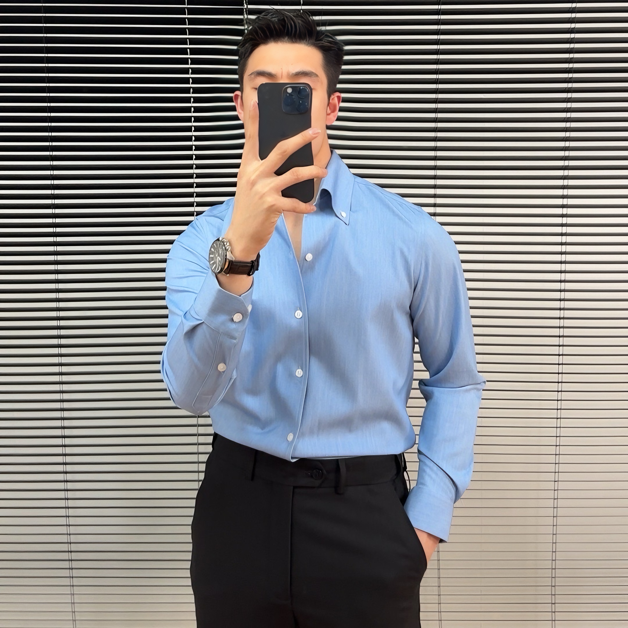 微宽松痞帅休闲牛仔衬衫男春季新款浅蓝色V领衬衣长袖时尚纯色