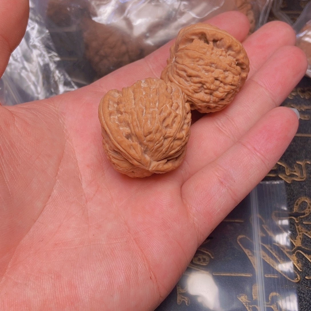 文玩核桃把件早**?白狮子