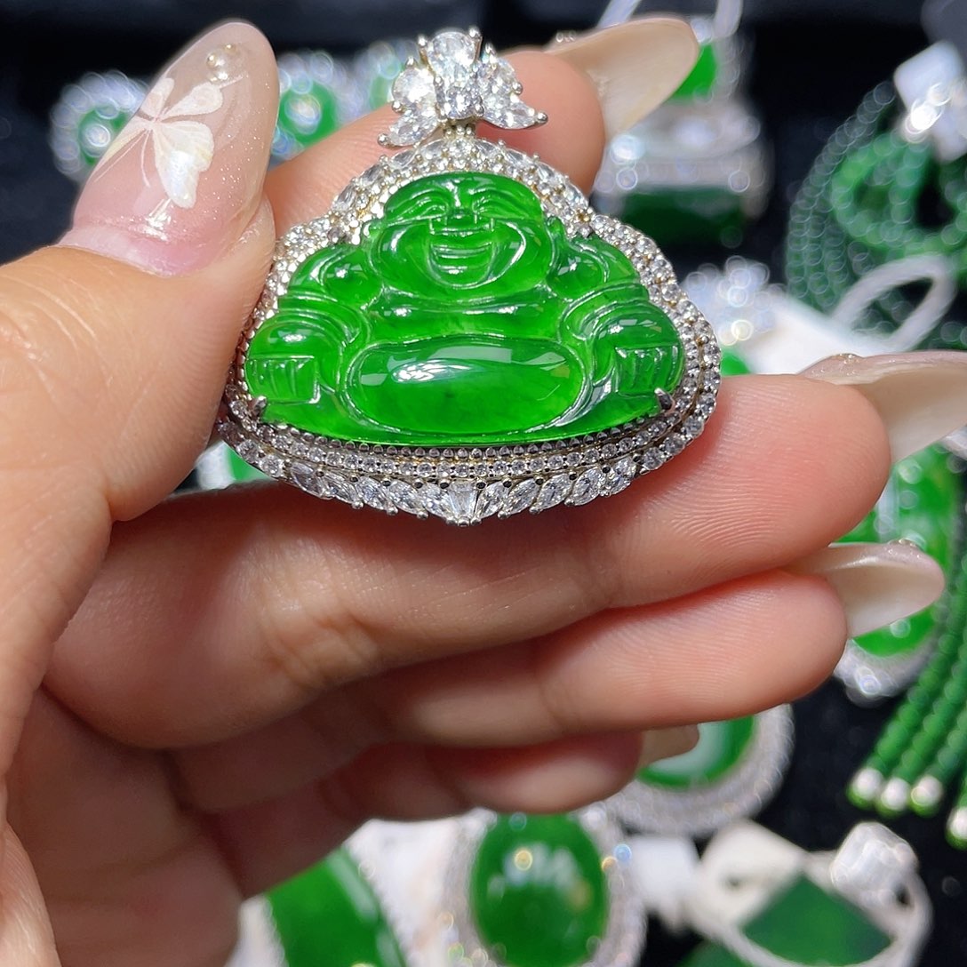 翡翠颈饰银S925镶嵌翡翠