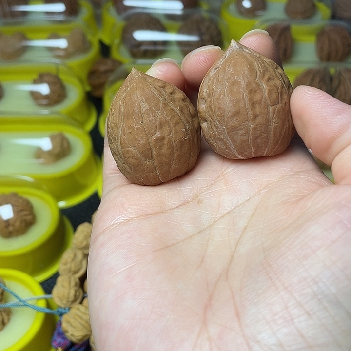 彬***文玩核桃吊坠鸡心