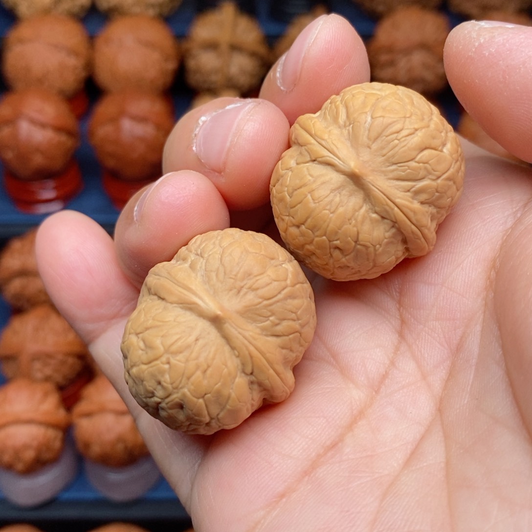 把件文玩核桃手捻元宝