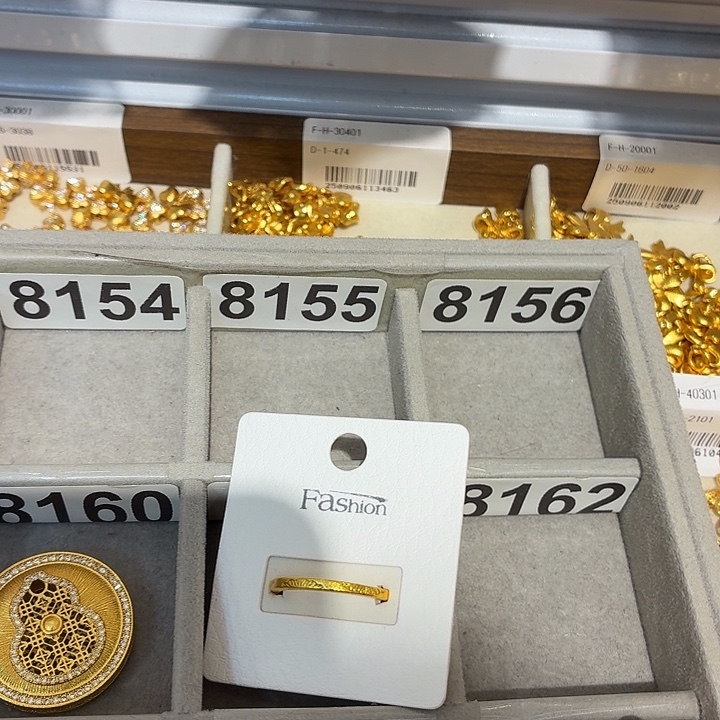 铜合金8161卡10强保色发    1  个壹笔壹戒指