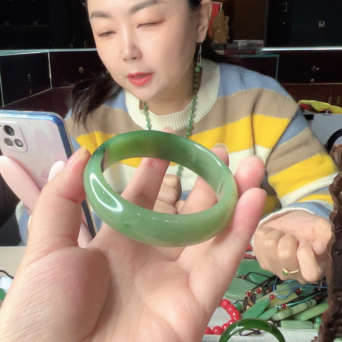 密玉（石英质玉）未镶嵌颈饰圈口56