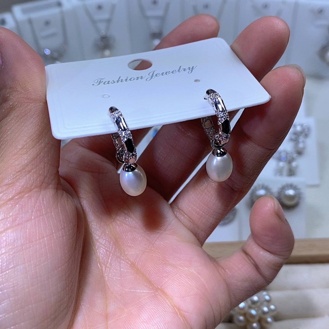 淡水珍珠未镶嵌耳饰