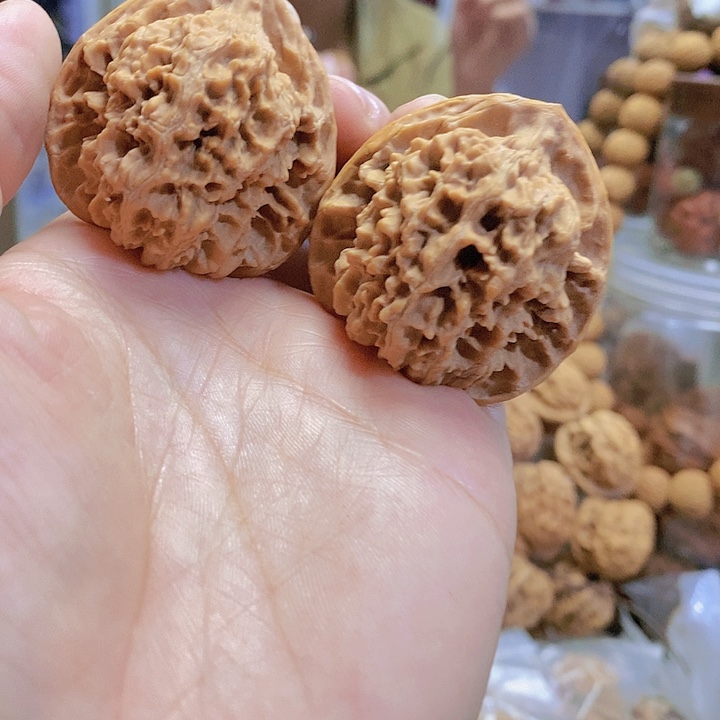 【闪购商品】文玩核桃把件40.5红皮乾隆纹