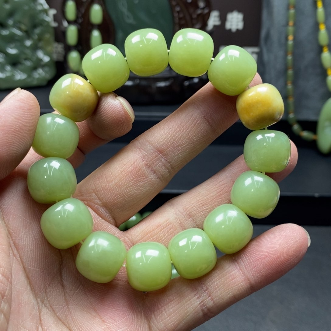 岫岩河磨玉（透闪石质玉）手链未镶嵌