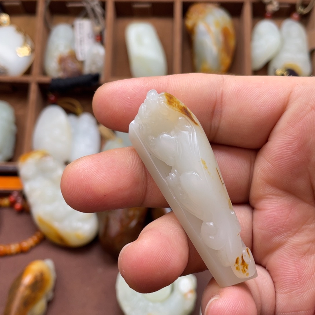 和田玉未镶嵌挂件