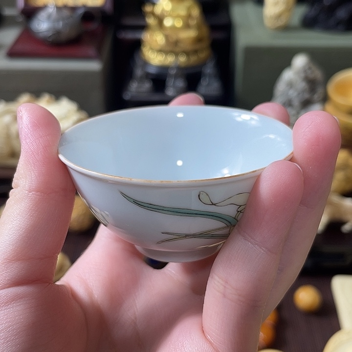 淋***⁸瓷片精致雕刻工艺品