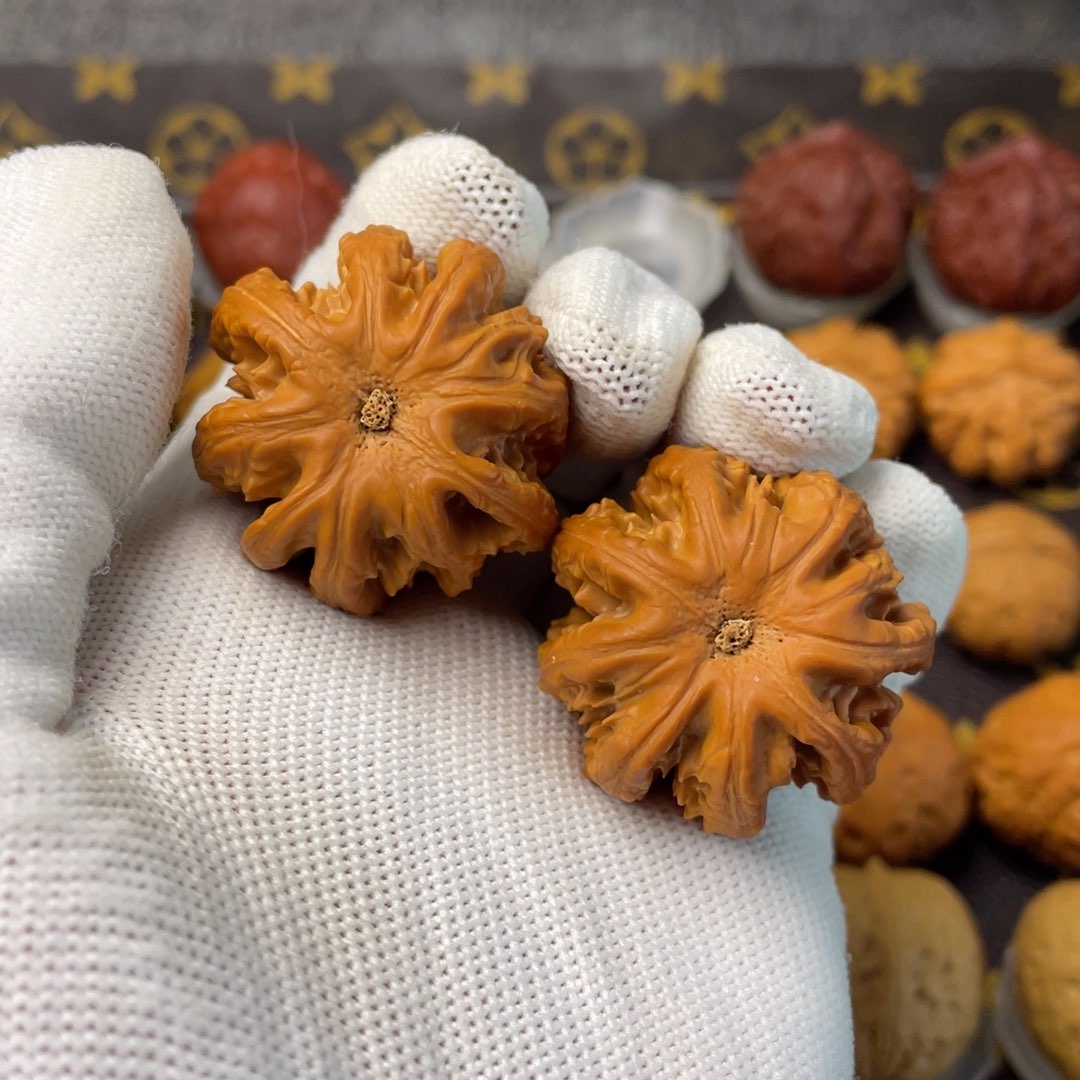 文玩核桃把件王****们粗筋