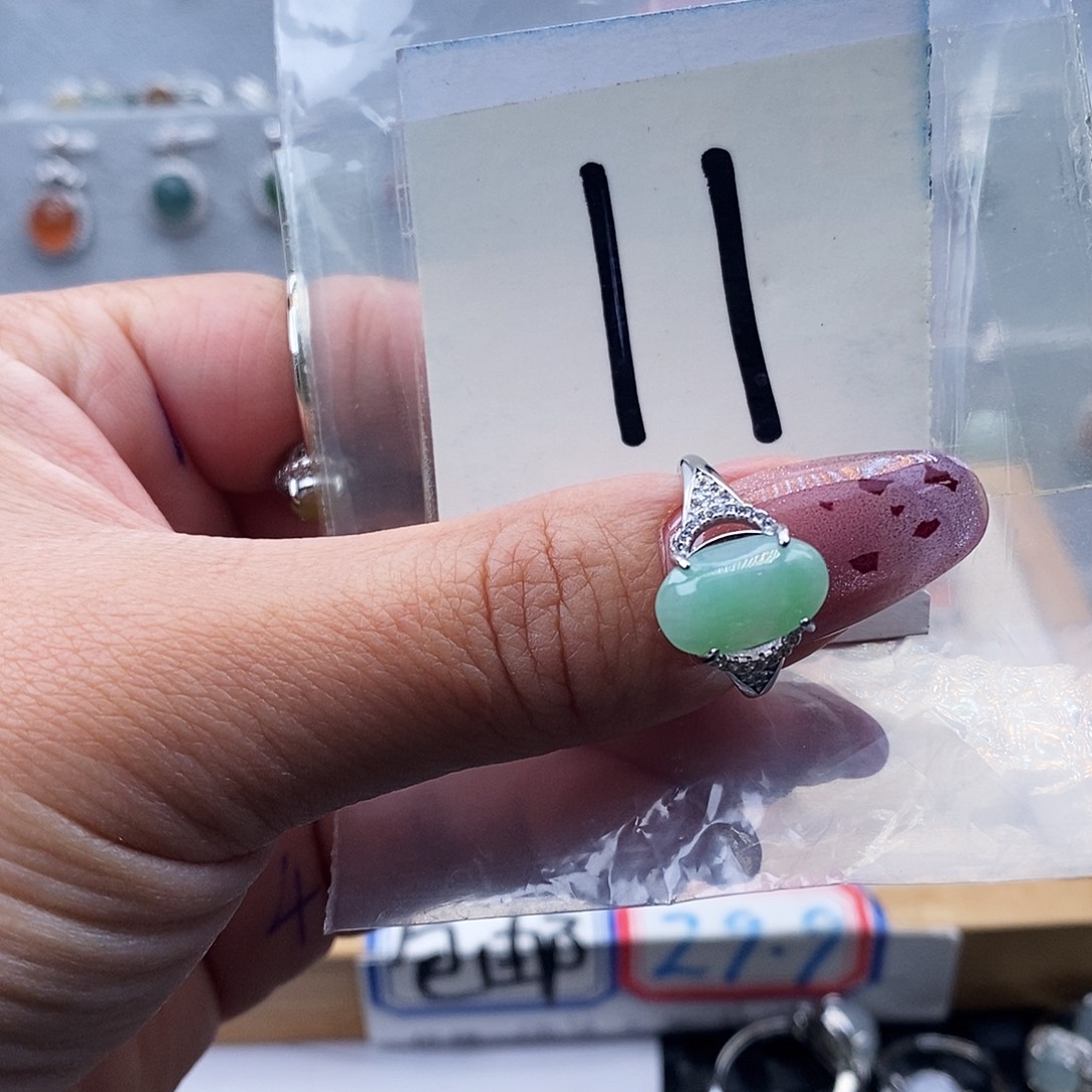 翡翠未镶嵌戒指缅甸