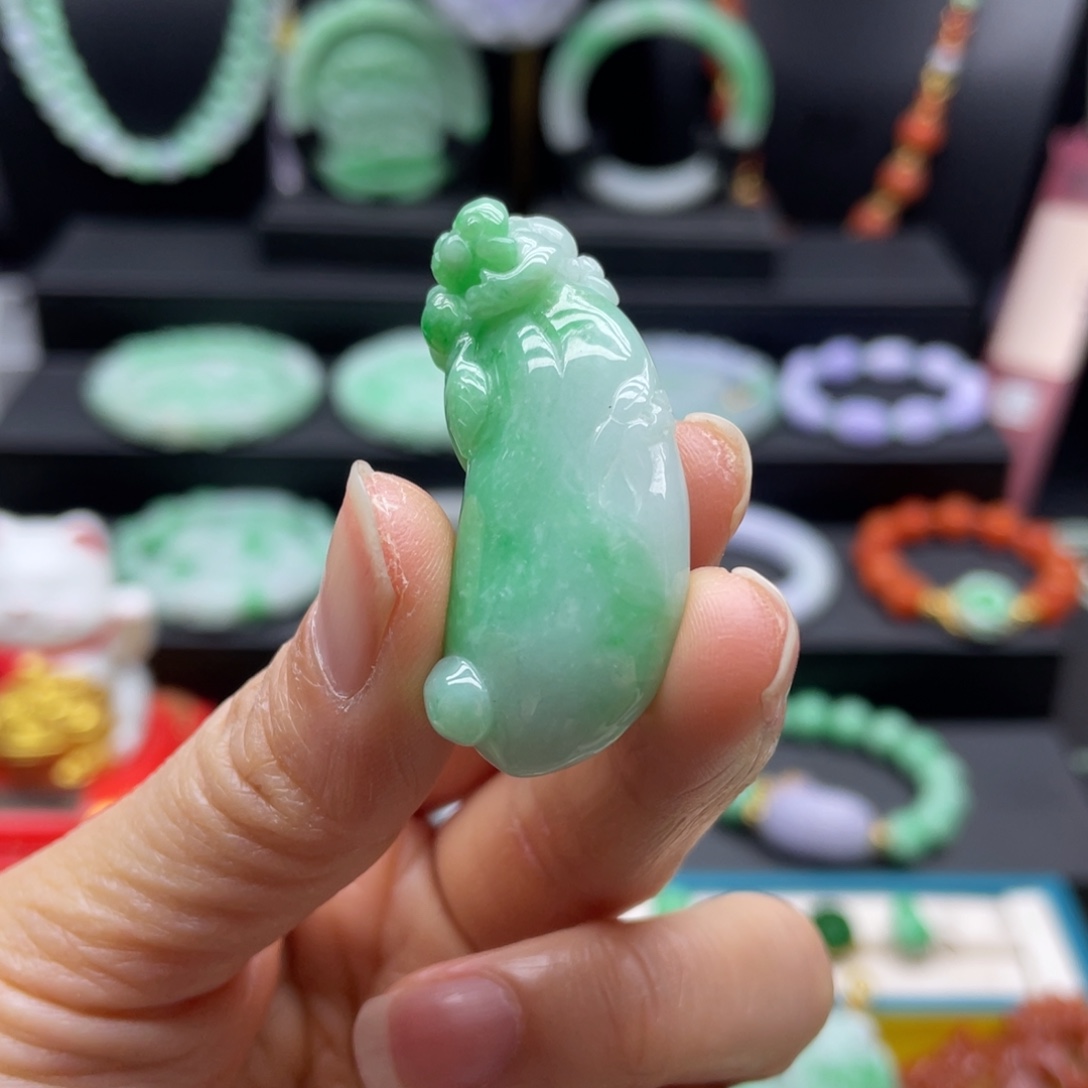 翡翠未镶嵌颈饰翡翠福瓜