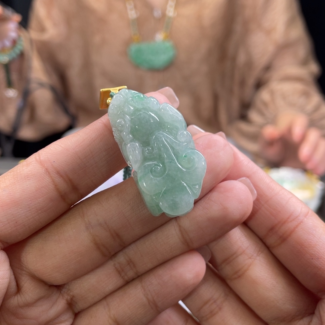 翡翠颈饰未镶嵌代编织