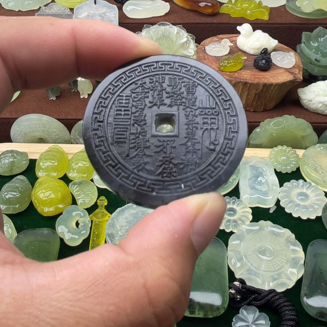 未镶嵌蛇纹石玉颈饰