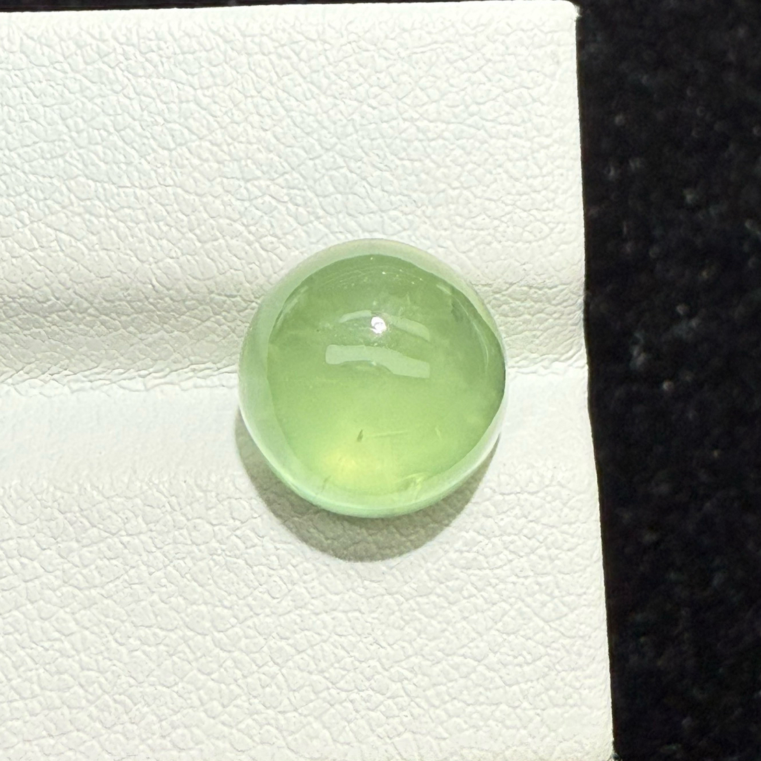 6.495ct天然葡萄石裸石，尺寸10.6*10.7*6.8mm，颜色美艳 ，微棉