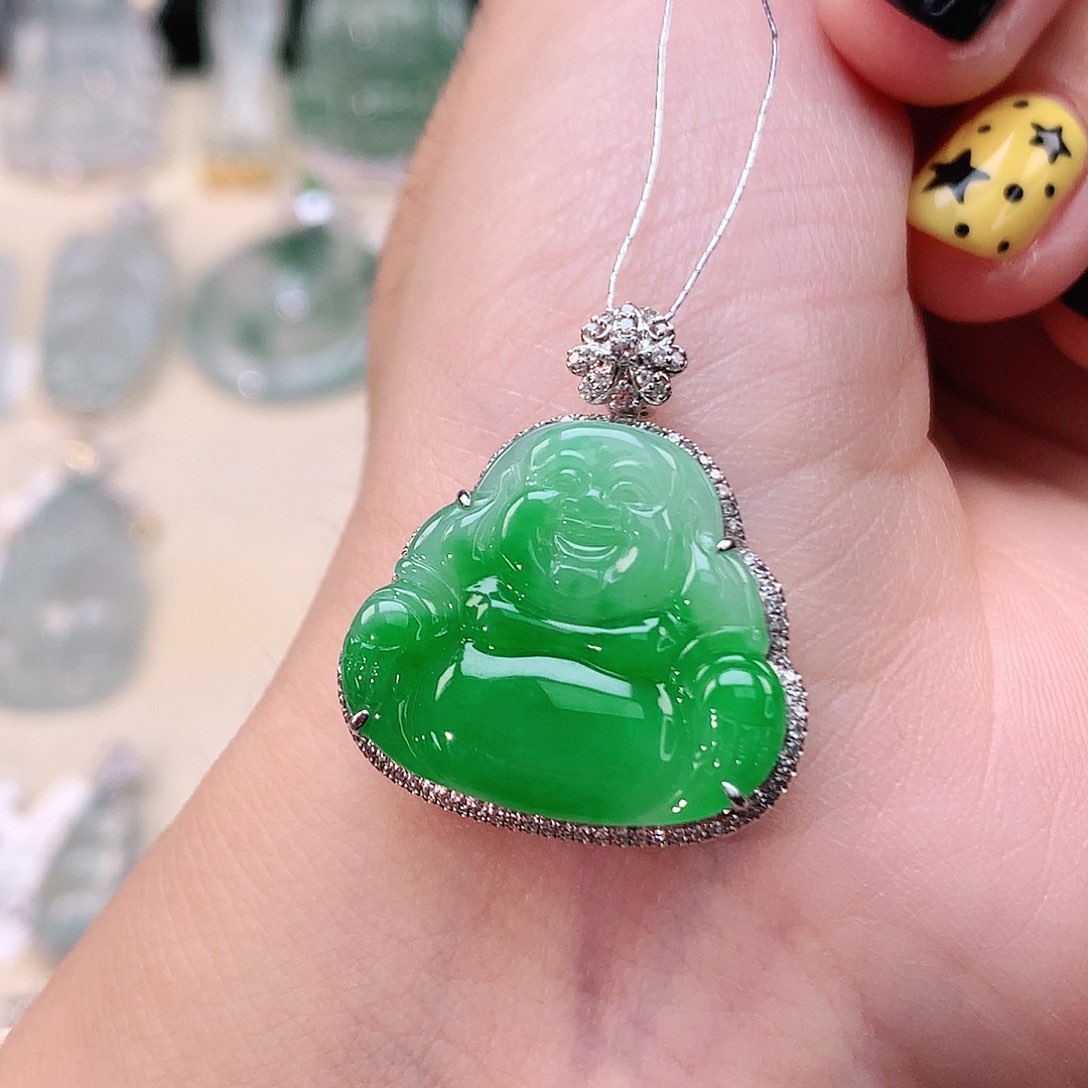 翡翠18K金镶嵌颈饰佛公