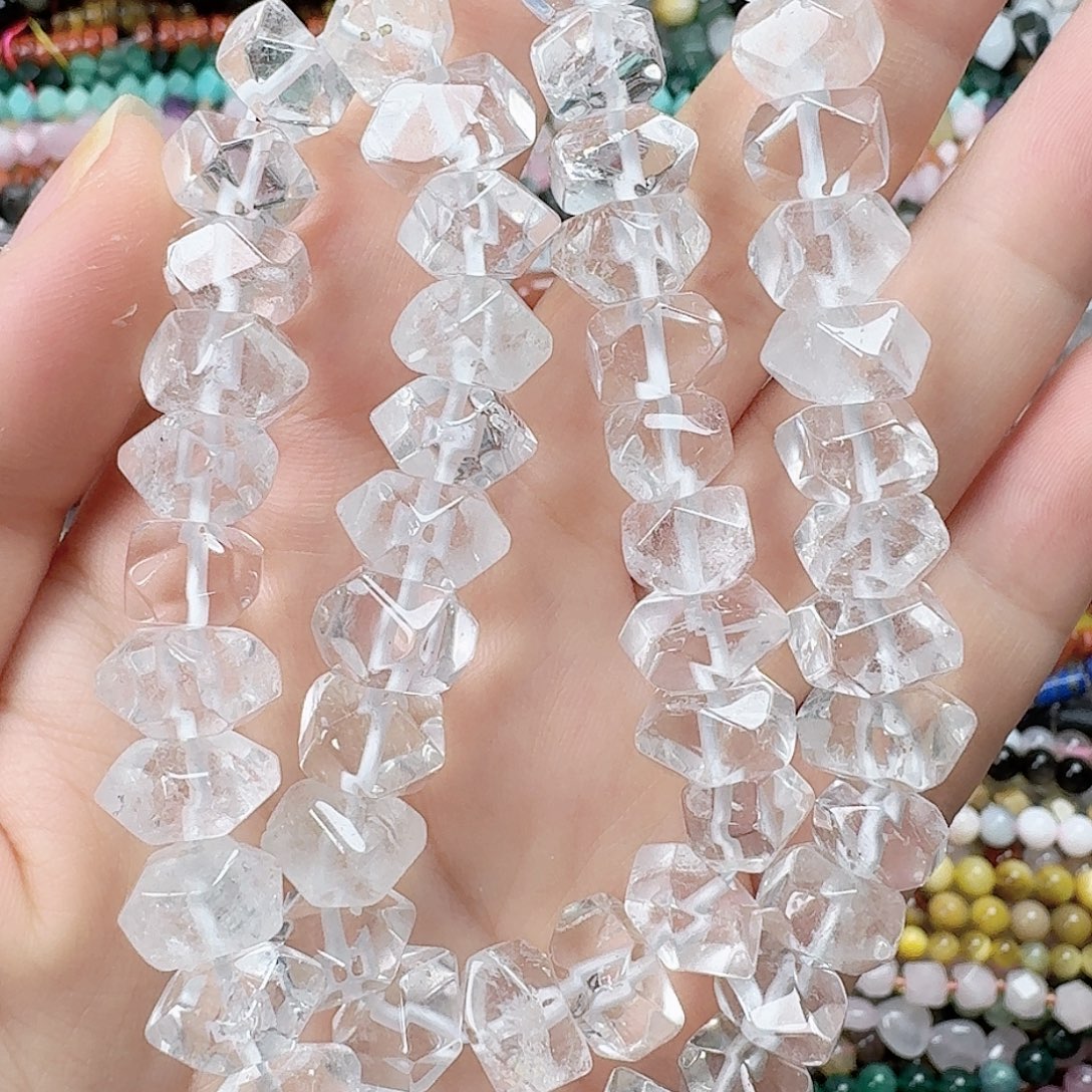 玛瑙/玉髓未镶嵌珠宝半成品白水晶冲角一条