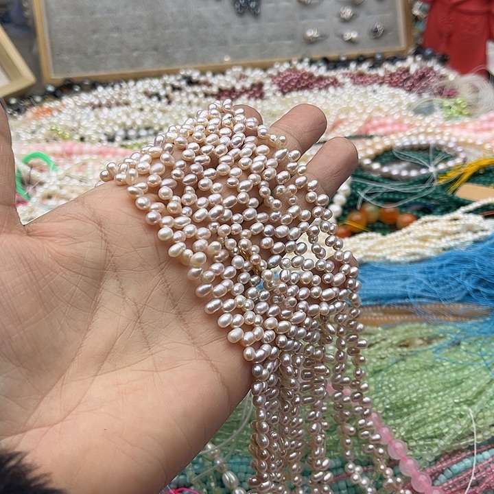 玛瑙/玉髓珠宝半成品未镶嵌一条3.5mm左右香槟二八孔珍珠