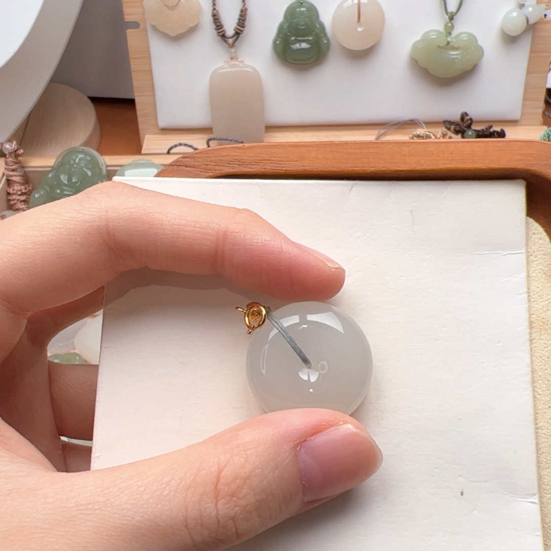 克***托和田玉未镶嵌颈饰