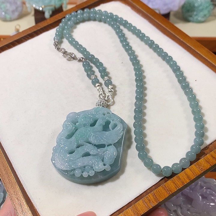 翡翠未镶嵌颈饰翡翠吊坠
