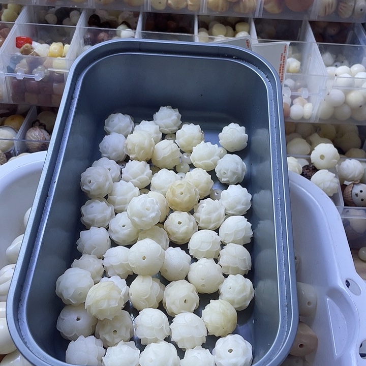 白玉菩提吊坠微瑕四层莲花18十颗关注➕牌宠一