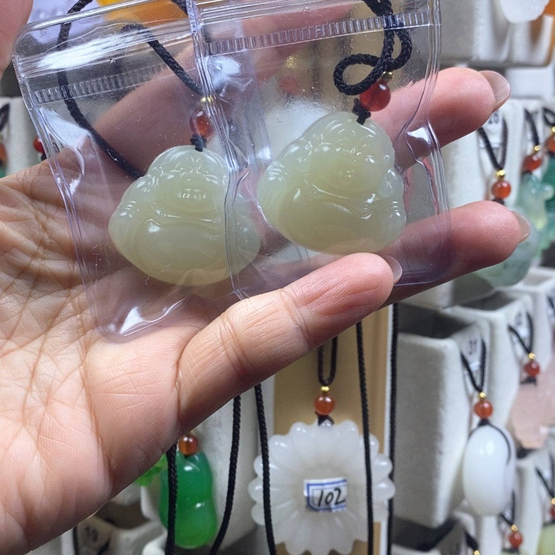 颈饰未镶嵌石英质玉（金丝玉）用****0