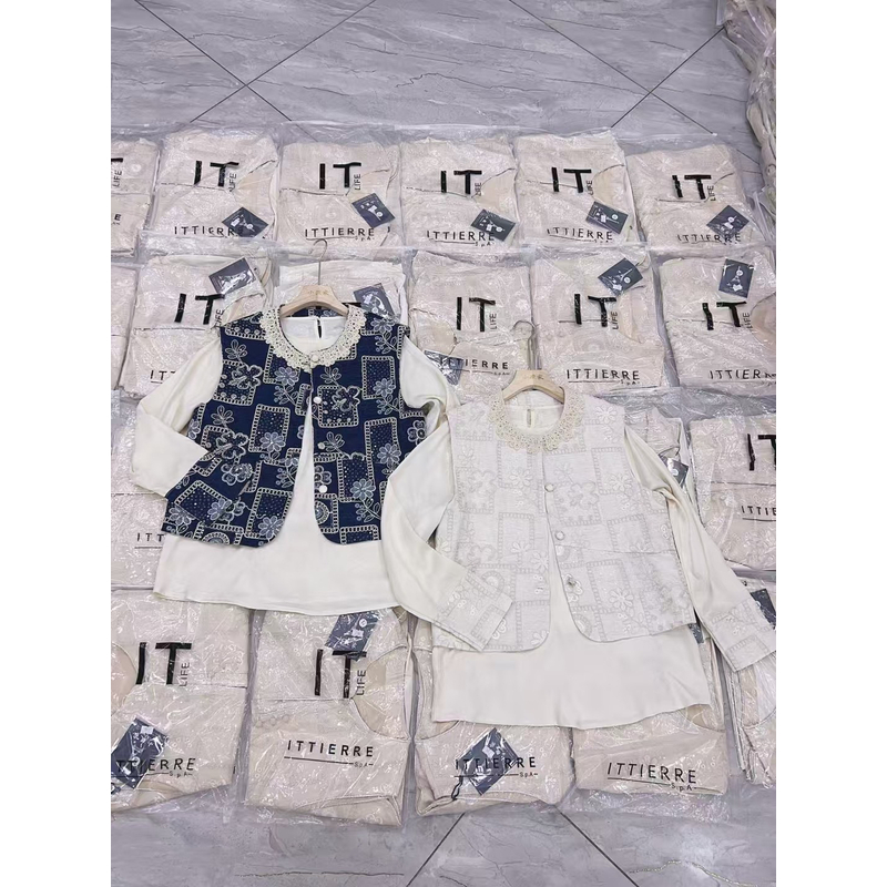 【大碗】2025春新款欧货气质复古时尚盘扣绣花亮片马夹上衣女两件套